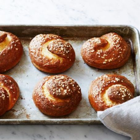 Pretzel Rolls