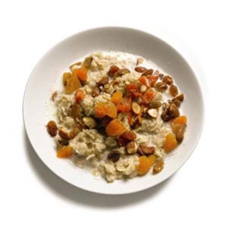 Oatmeal with Apricots and Raisins
