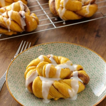 Pumpkin cinnamon roll twist knots