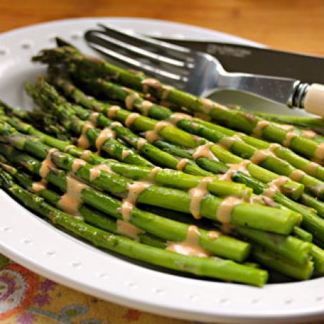 Roasted asparagus with Sriracha drizzle