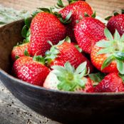 Rocco DiSpirito's Breakfast Bowl with Quinoa and Strawberries | The Dr. Oz Show