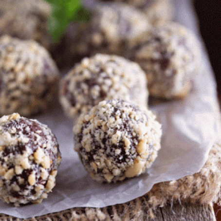 Coconut Date Balls