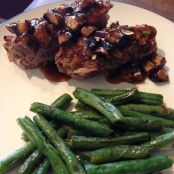 Meatloaf with mushroom gravy & grilled green beans