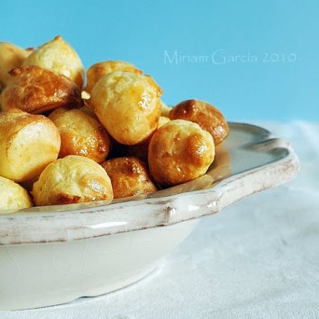 Gougères with manchego cheese