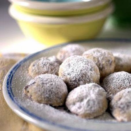 Nestlé Crunch Snowball Cookies