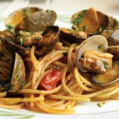 Spaghetti alle Vongole (Spaghetti with Clams)