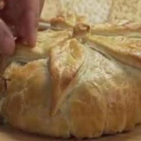 Brie en Croute with Caramel and Walnuts