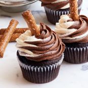 Chocolate Egg Cream Cupcakes