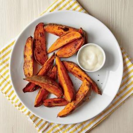 Roasted Sweet Potato Wedges with Yogurt Dipping Sauce