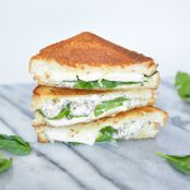 White Garlic Pizza Grilled Cheese