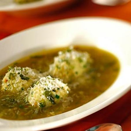 Green garic soup with strnagolapretti