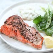 Grilled Salmon Fillet with Cucumber Dill Sauce