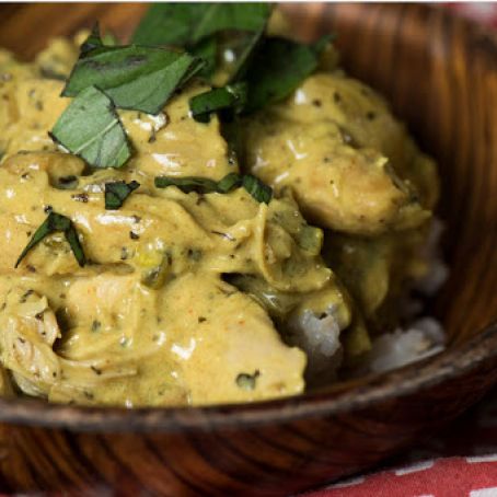 Slow Cook Basil Chicken & Coconut Curry