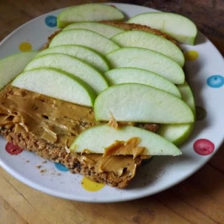 RYVITA - Ryvita with Skinny Peanut Butter & Yogurt Dip and Apple