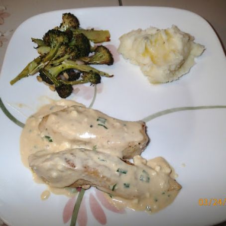 Chicken with feta cheese sauce