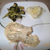 Chicken with feta cheese sauce