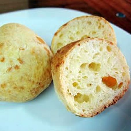 Brazilian Cheese Bread (Pao de Queijo)