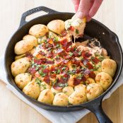 Cast Iron Baked Pepperoni Pizza Dip