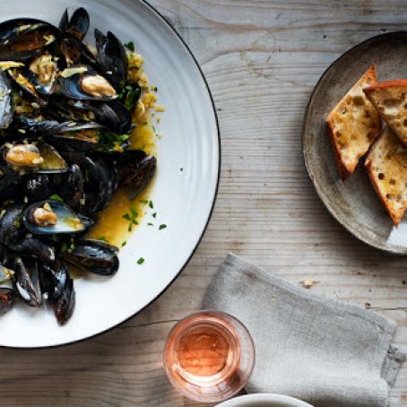 Bouillbaisse w/Rouille & Garlic toasts