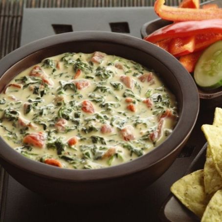 Cheesy Spinach and Bacon Queso Dip