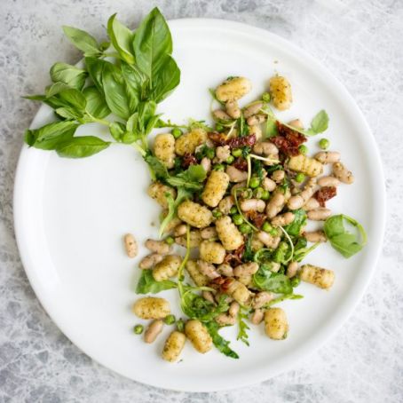 Gnocchi w/Pesto & White Beans