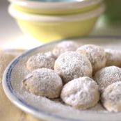 Nestlé Crunch Snowball Cookies