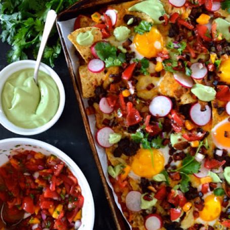 HUEVOS RANCHEROS CON NACHOS