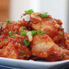 Sriracha Sweet and Spicy Chicken Wings