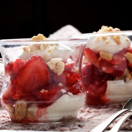 Strawberry Amaretto Parfaits