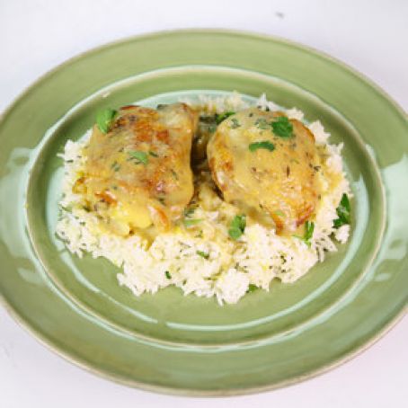 Smothered Chicken with Buttermilk Gravy