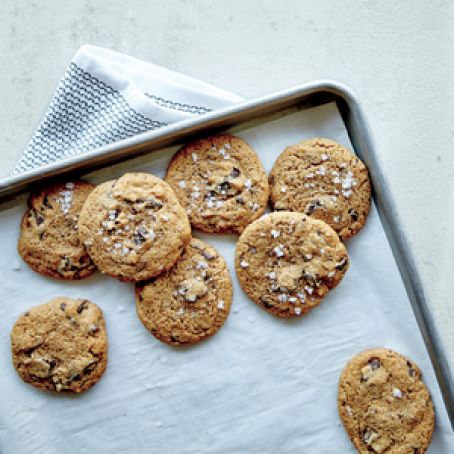 Crunchy-Chewy salted chocolate chunk cookies