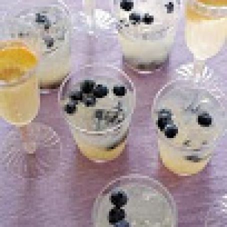 Lemonade with blueberries
