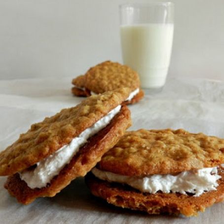 Oatmeal Pies with Marshmallow Cream