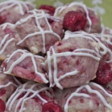 White Chocolate Raspberry Cheesecake Cookies