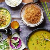 Kaukswe (Burmese Curry Noodles)