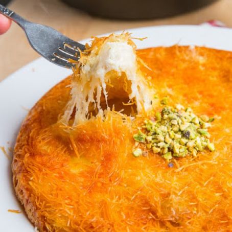 Kanafeh/Künefe (Sweet Cheese Pastry)