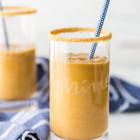 PROTEIN PUMPKIN PIE SMOOTHIE