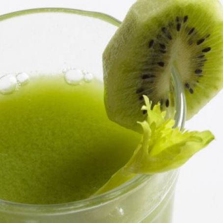 Celery-Apple-Kiwi Juice with Ginger