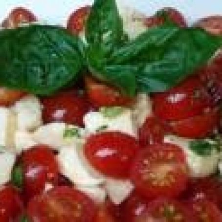 Tomato, Buffalo Mozzarella and Basil Pesto Salad