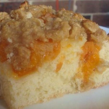 Fresh Apricot Spice Crumble Cake