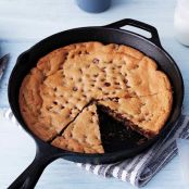 Skillet Chocolate Chip Cookie