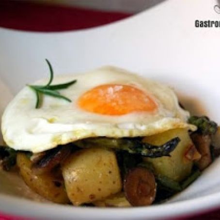 PAPAS SALTEADAS CON HUEVO