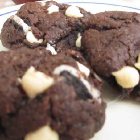 Triple Chocolate Oreo Chunk Cookies
