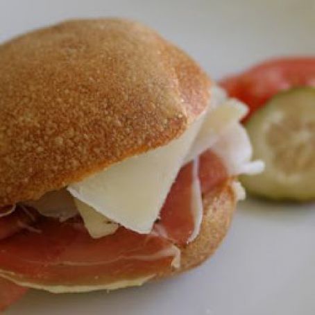 Spanish Ham and Cheese Sandwich (Bocadillo de Jamon Serrano y Manchego)