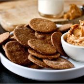 HOMEMADE WHOLE GRAIN CRACKERS