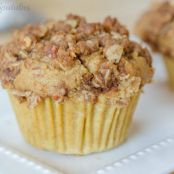 Oat Muffins with Brown Sugar Pecan Crumble