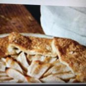 FREE-FORM APPLE TART