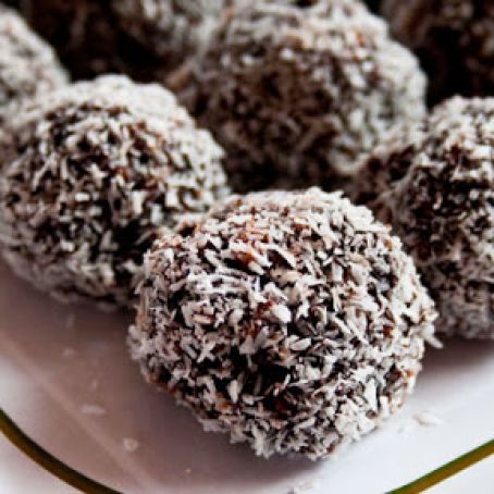 No-Bake Chocolate Kahlua Christmas Balls