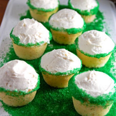 Gluten Free Mini Vanilla Cupcakes with Vanilla Buttercream