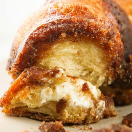 Pip & Ebby Cream cheese monkey bread